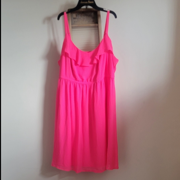 Sz 3 torrid hot pink chiffon dress - Picture 4 of 4